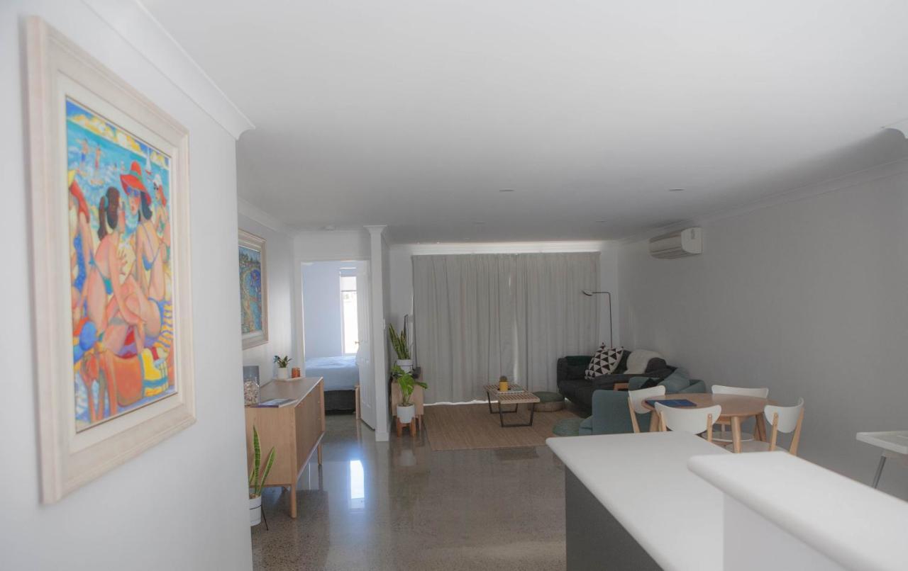 Fortytwo - Oceanside Retreat バッセルトン エクステリア 写真